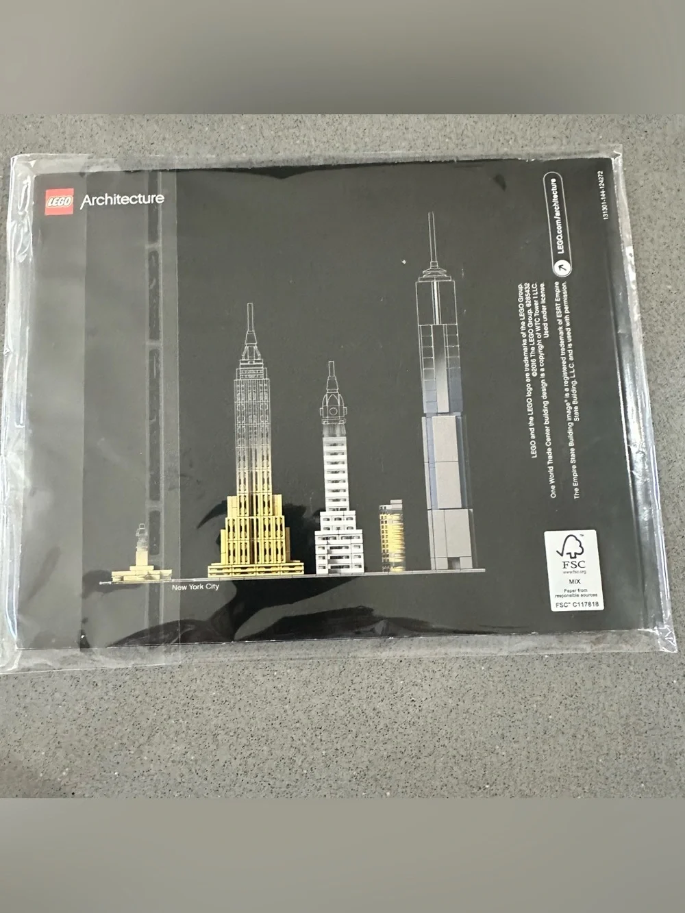 LEGO Architecture New York City 21028 Complete Counted w/ Box & Instructions